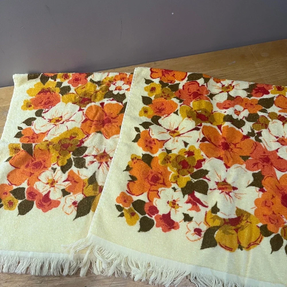 Vtg 70s Retro Floral Bath Towels Set of 2 Orange Yellow Fringed Boho MCM 40x22